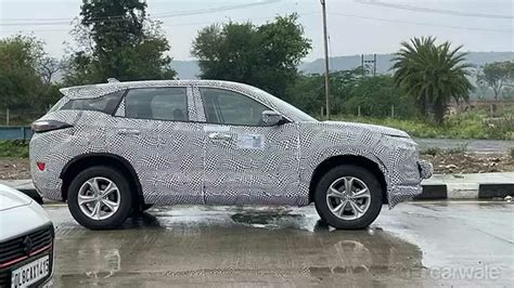 Upcoming Tata Harrier Facelift Spied Showing New Details