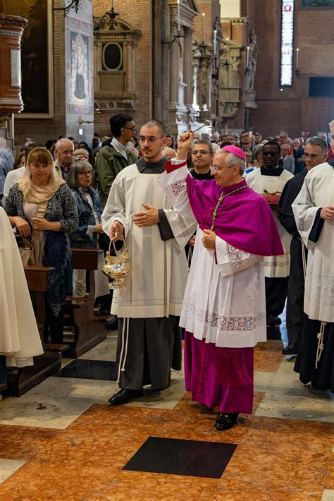 Ieri L Ingresso Solenne Del Nuovo Delegato Pontificio Per Il Santo