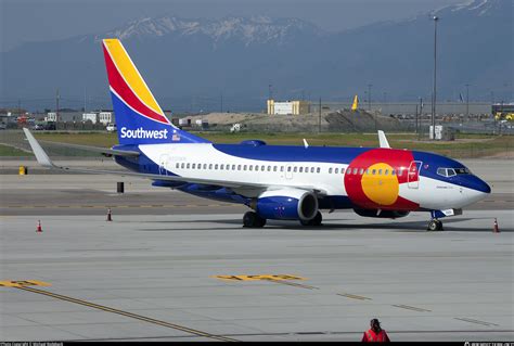 N230WN Southwest Airlines Boeing 737 7H4 WL Photo By Michael Rodeback