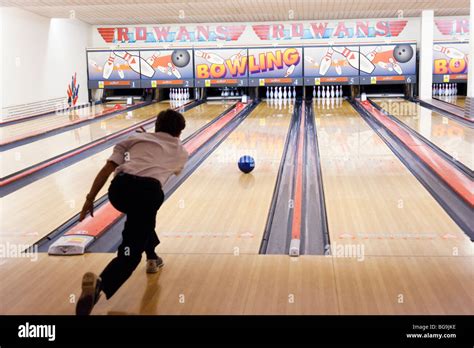 Cancha de bolos fotografías e imágenes de alta resolución Alamy