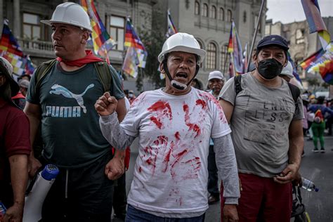 Sube a 70 cifra de muertos por protestas en Perú