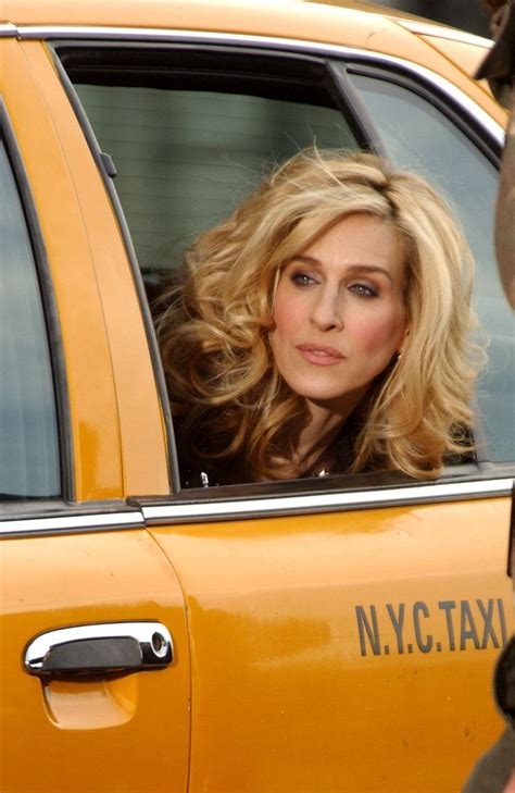 Les Coiffures Iconiques De Carrie Bradshaw Dans Sex And The City