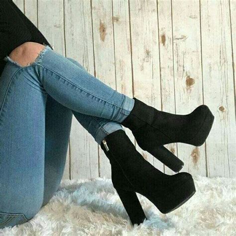 by Gabriela Parada Rodas on shoes | Boots outfit ankle, Ankle boots ...