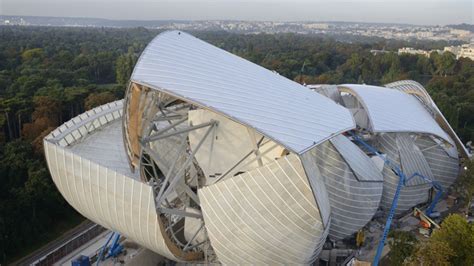 Frank Gehry’s Scalloped Glass Louis Vuitton Foundation Center Nears ...