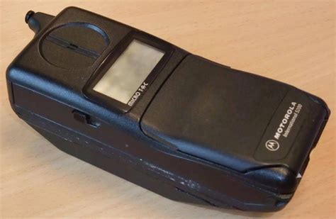 Picture Of The First Motorola Cell Phone Trinidad Mead