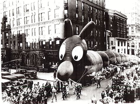 90 Years Of The Macys Thanksgiving Day Parade In Photographs Observer