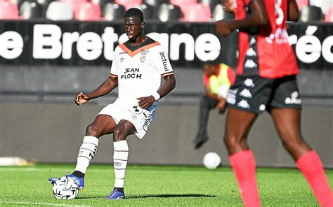 Mercato effectif équipe type les infos de Lorient avant le début de