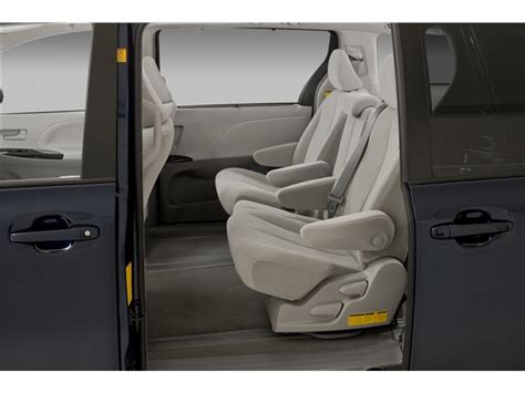 2020 Toyota Sienna: 198 Interior Photos | U.S. News