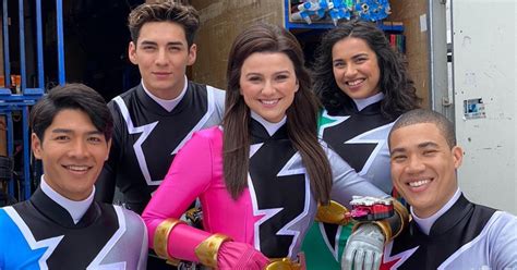 Power Rangers Nova Série De Tv Revela O Primeiro Ranger Lgbt