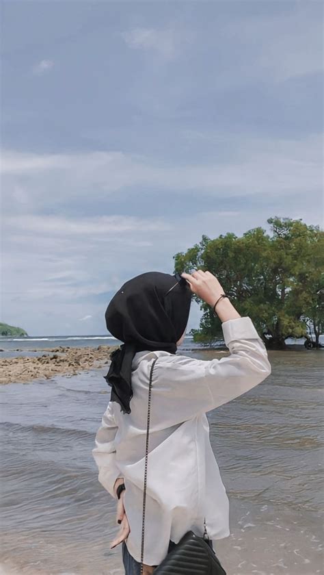 Pin Di Quick Saves Pose Pantai Pose Fotografi Potret