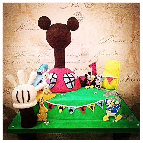 Mickey Mouse Clubhouse cake - Decorated Cake by Charlotte - CakesDecor