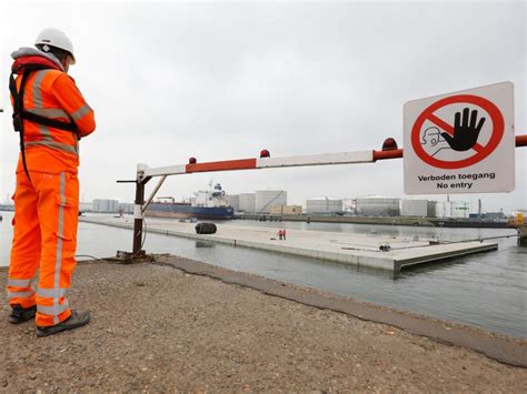 Afzinken Van Maasdeltatunnel Eindelijk Gelukt