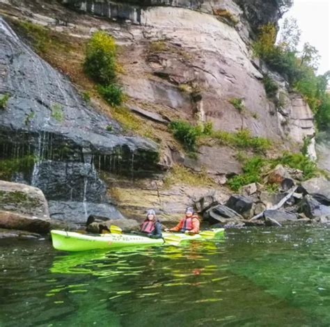 Your Guide to the Best Pictured Rocks Kayak Tour