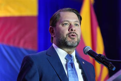 Dem Crata Rub N Gallego Gana La Carrera Al Senado Por Arizona Frente A