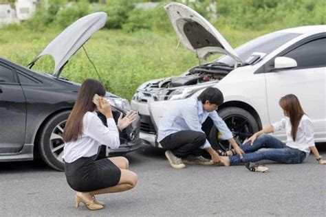 7 Essential Steps To Take After A Car Accident Injury Whiteout Press