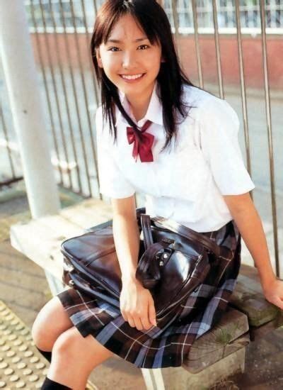 新垣結衣さんの出身高校が気になる！同級生は誰がいるのか？｜エントピ