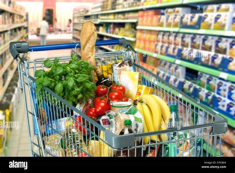 Supermarket Trolley Hi Res Stock Photography And Images Alamy