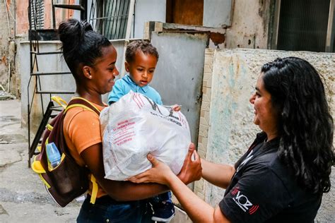 Ação Por Um Natal Melhor distribui 3 mil cestas básicas nas