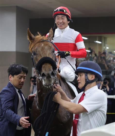 【ダービー】イン強襲！ダノンデサイルと最年長56歳横山典騎手が制覇「まさか勝てるなんてね」 3歳馬特集 競馬写真ニュース 日刊スポーツ