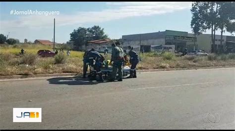 Mulher cai de carro em movimento na BR 040 em Aparecida de Goiânia