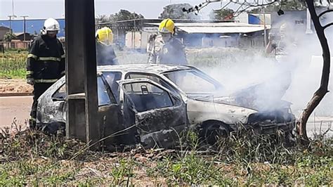 Carro Pega Fogo E Fica Destru Do Em Sinop S Not Cias