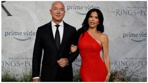 Lauren Sanchez Co Pilots Jeff Bezos Helicopter Lands It On