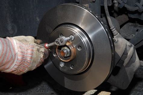 Changement D Un Disque De Frein Auto Comment Les Remplacer