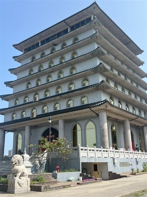 Ten Thousand Buddhas Temple Sarira Stupa Or Chan Shan Temple At