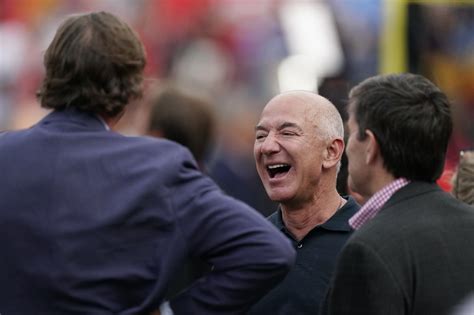 Jeff Bezos Supera Elon Musk L Uomo Pi Ricco Al Mondo Lapresse