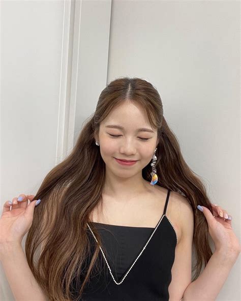 Niziu Pics ⊠ Slow On Twitter 221018 Ayaka Instagram Update ②