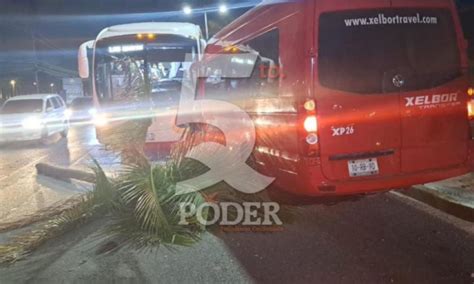 Van Tur Stica Choca De Frente Contra Autob S De Personal En El