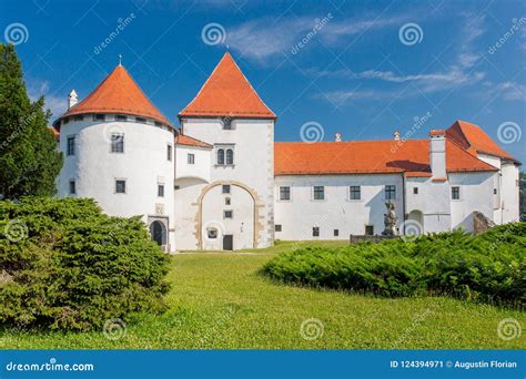 Varazdin castle, Croatia stock image. Image of park - 124394971