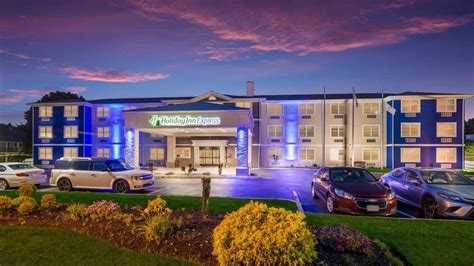 Holiday Inn Express Plymouth from $118. Plymouth Hotel Deals & Reviews ...