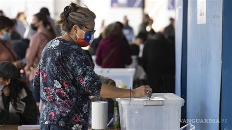 Chile Sale A Votar Para Plebiscito Sobre Nueva Constitución