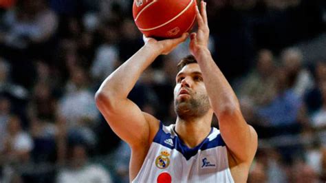 Baloncesto Felipe Reyes Renueva Por El Real Madrid Durante Dos