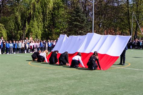 Rocznica Uchwalenia Konstytucji Trzeciego Maja Szko A Podstawowa