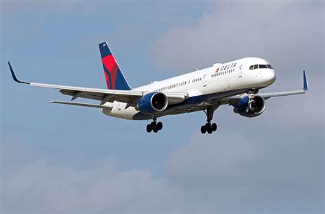 N819DX Boeing 757 26D Delivered In 2005 To Shanghai Airlin Flickr