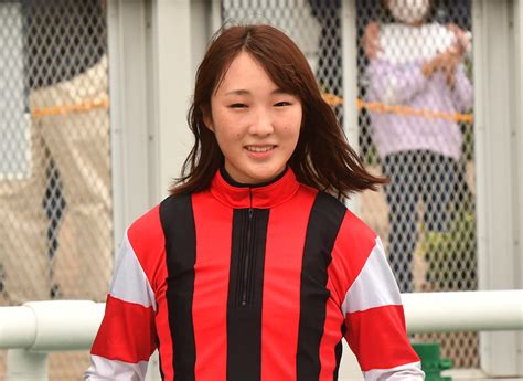 永島まなみ騎手が同着vで“g1騎乗権”へ王手、通算30勝目「同着でも勝ててよかったです」 競馬写真ニュース 日刊スポーツ