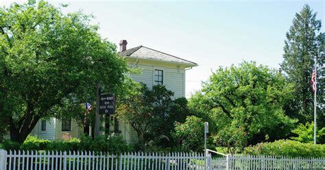 Dr Henry J Minthorn House Herbert Hoover House Newberg Roadtrippers