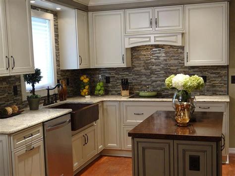 20 Small Kitchen Makeovers By Hgtv Hosts Kitchen Designs Choose