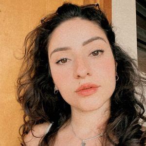 9 Hot Sexy Larissa Scanavini Bikini Pics