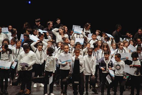 ORCHESTRE DEMOS Remise des instruments à la MAC Epinay sous Sénart