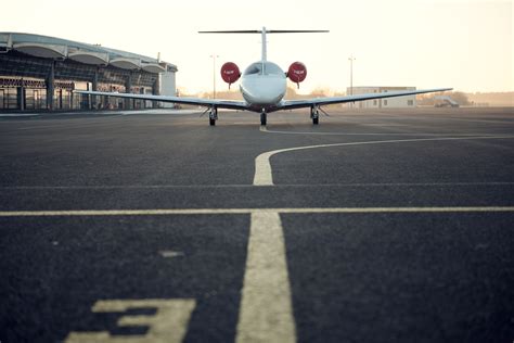 Kostenlose Foto Fl Gel Flughafen Flugzeug Transport Fahrzeug