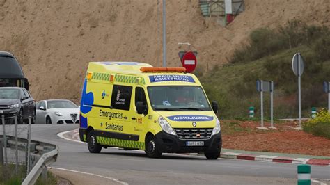 Un Hombre Herido En El Vuelco De Un Turismo En Un Camino En Encinas De