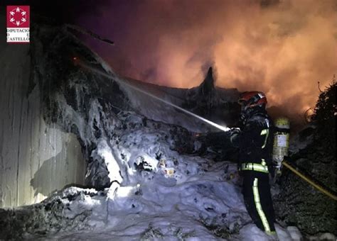 Fallece un camionero al volcar e incendiarse el vehículo en la AP 7