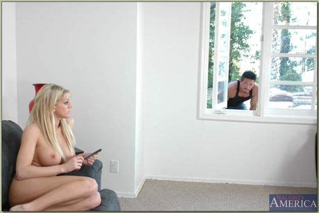 Sexy Blonde Eve Laurence Gets Her Big Tits Jizzed After A Hot Fuck Scene