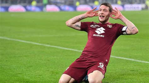 Fichajes Valencia Cf La Roma Se Mueve Para Fichar A Belotti Y El