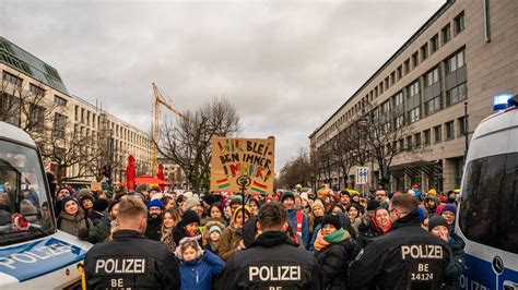 Wir sind Brandmauer 160 Organisationen mobilisieren für