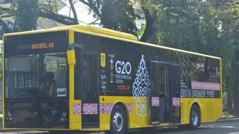 Bus Listrik Pertama Buatan Indonesia Diserahkan UI Ke Pemerintah Untuk