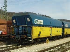 Ein Sch Ttgutwagen Der Pkp Steht Im Bf Plochingen Auf Einem